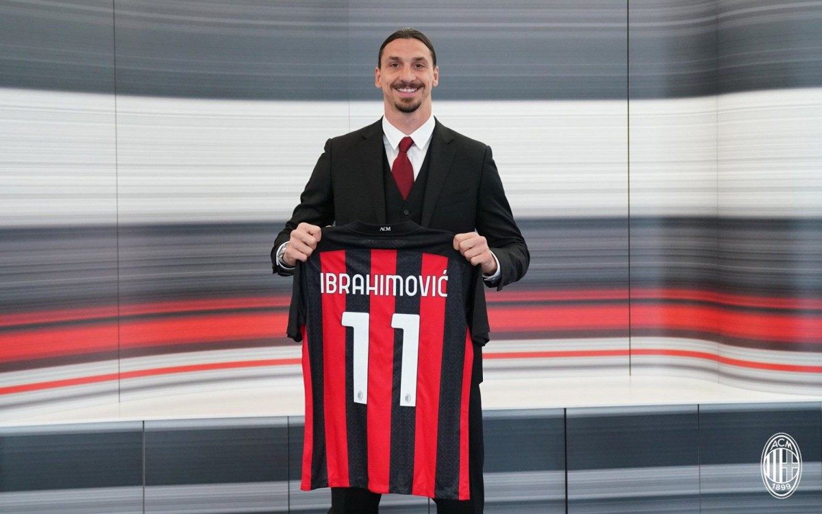 Ibrahimovic fica no Milan at&eacute; o fim da temporada 2021/22