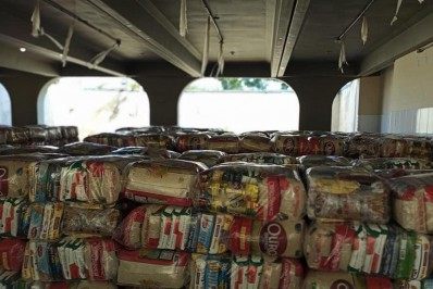 Distribuição de cestas básicas para cadastrados no CadÚnico em Caxias
