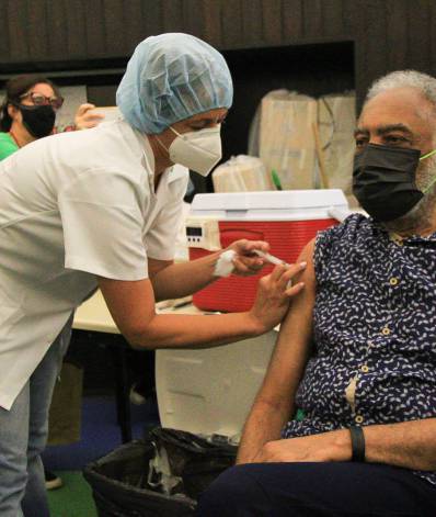 Gilberto Gil toma segunda dose de vacina contra a Covid-19 - Agnews