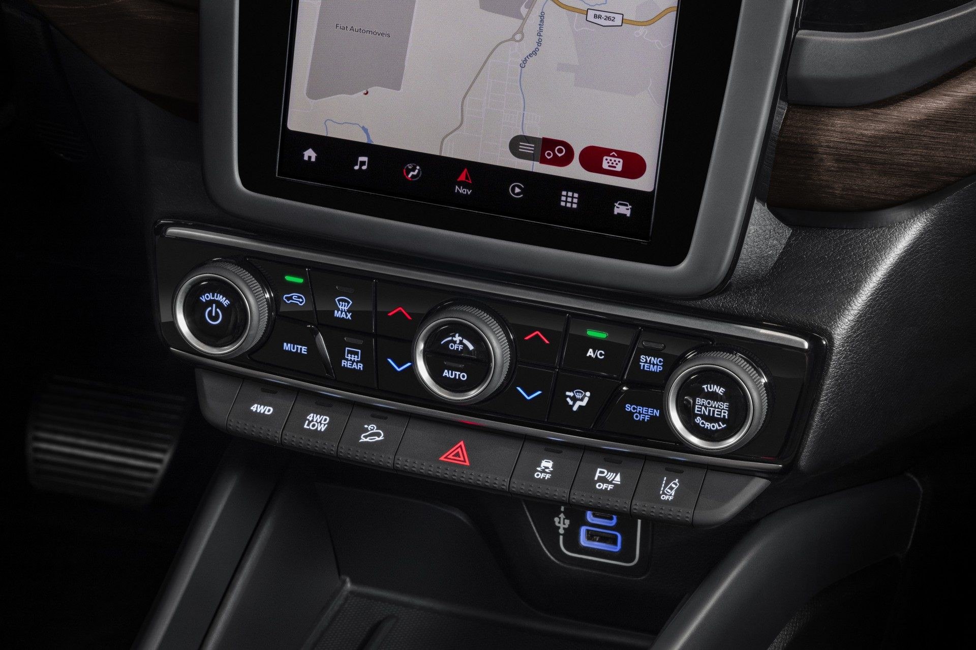 Versão mais completa da nova linha Toro tem dianteira imponente e interior totalmente renovado - Divulgação