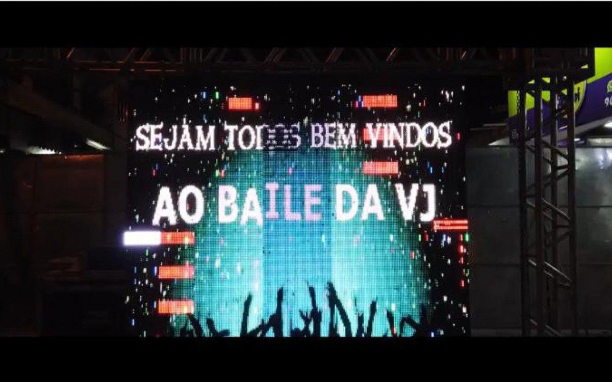 O Baile da Disney conta com um grande telão desejando boas vindas 