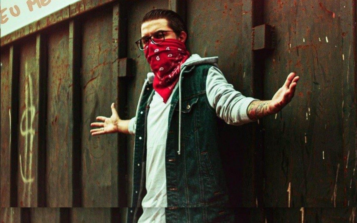 Pelanza lan&ccedil;a nova m&uacute;sica
