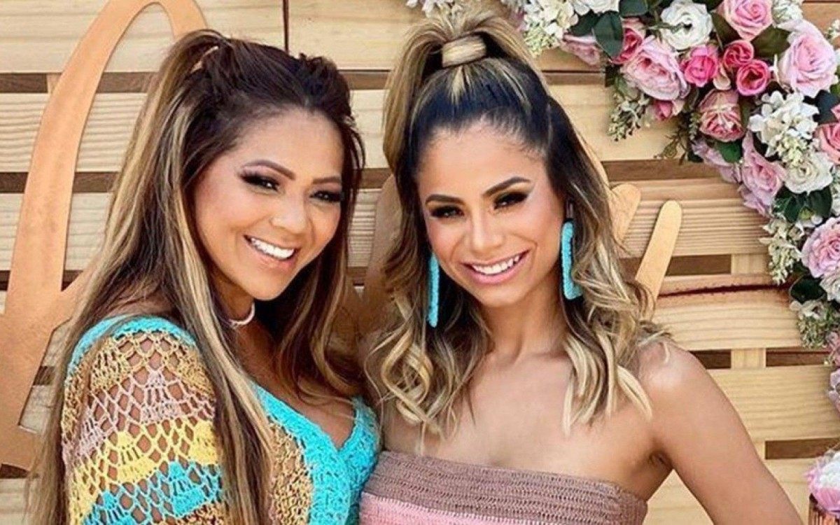 Lexa e a m&atilde;e Darlin Ferrattry