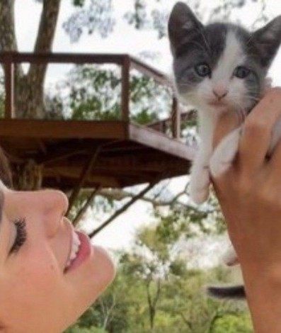 Bruna Marquezine e Mia - Reprodução/Instagram