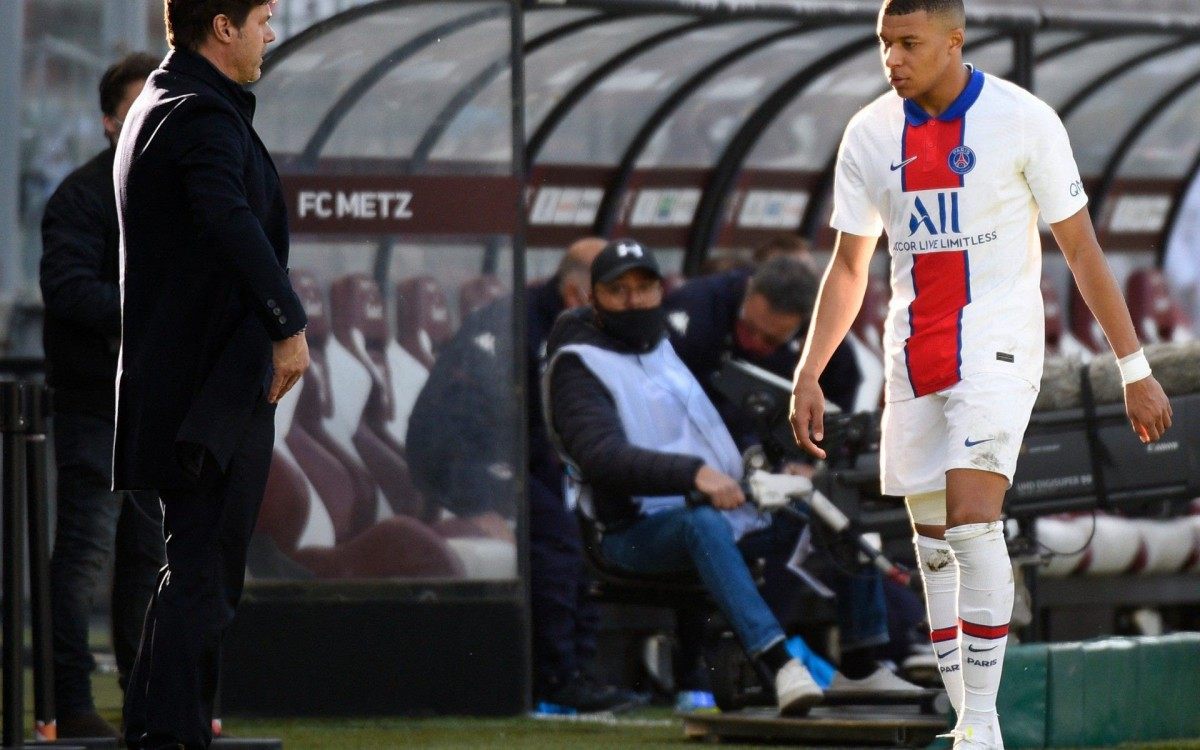 Entrada de Mbappé muda o jogo, mas os diversos problemas deixam