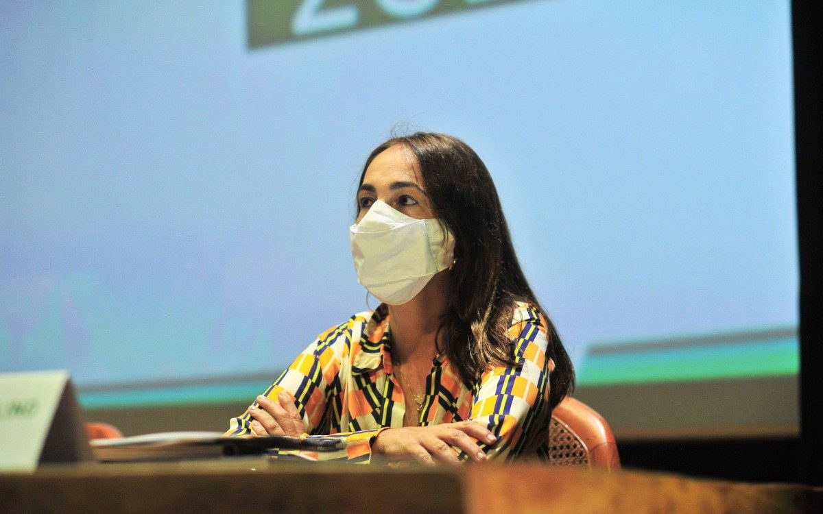 Cristiane Mara Rodrigues Marcelino Ã© Controladora Geral da Prefeitura de NiterÃ³i