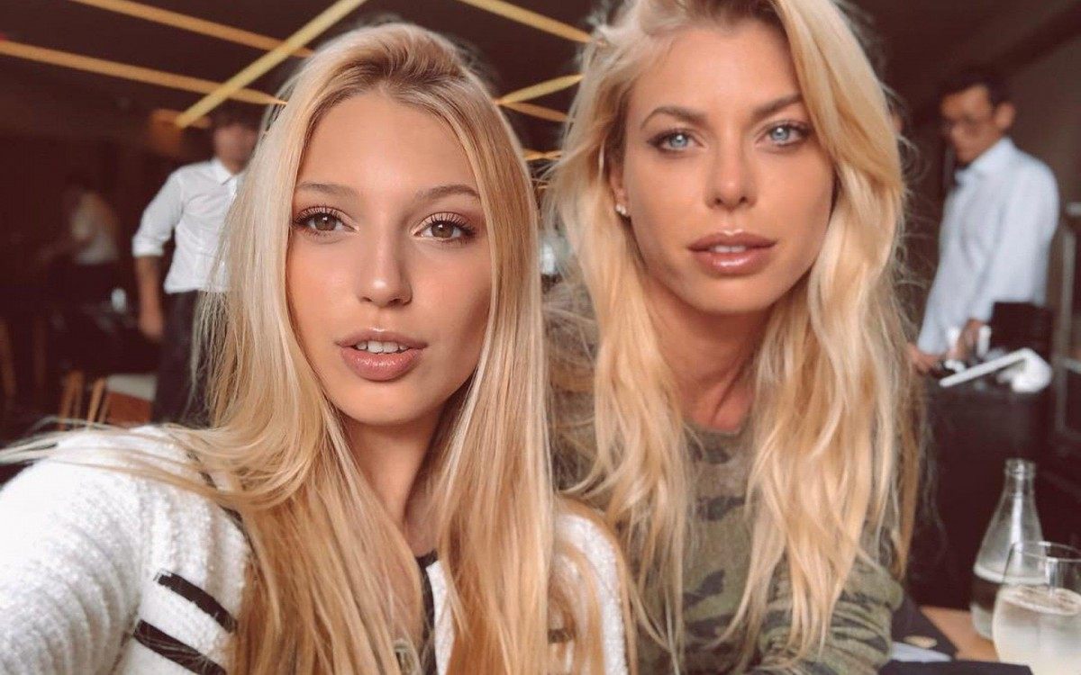 Carol e Isabelle Bittencourt