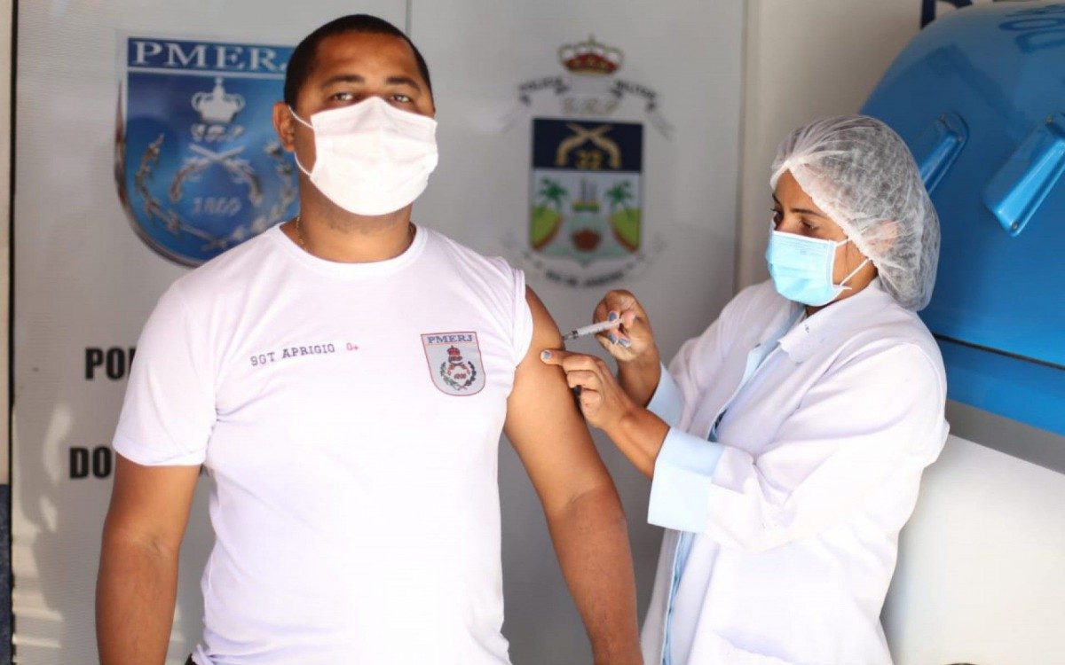 Na &uacute;ltima semana, a equipe da Secretaria municipal de Sa&uacute;de atendeu os agentes da Seguran&ccedil;a P&uacute;blica &mdash; Guarda Municipal e Pol&iacute;cias Militar e Civil.