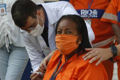 Prefeitura lança cronograma para vacinar profissionais da Comlurb até sábado