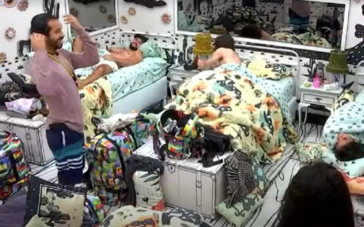 Gil convida todos os participantes para o almo&ccedil;o do l&iacute;der - Reprodu&ccedil;&atilde;o