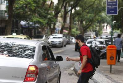 Projeto de Lei no Senado prevê que motoristas de aplicativo passem a ser registrados como CLT