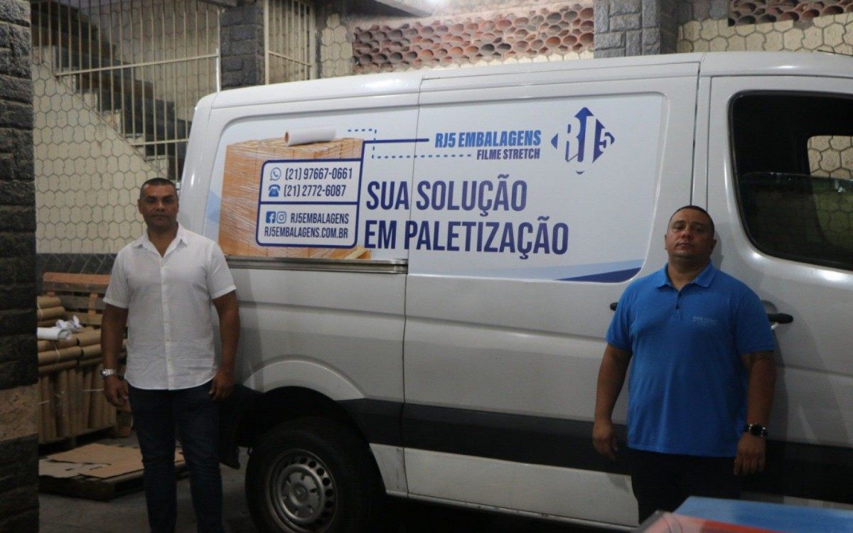 Amigos unem forças para montar empresa de plástico filme stretch em Caxias