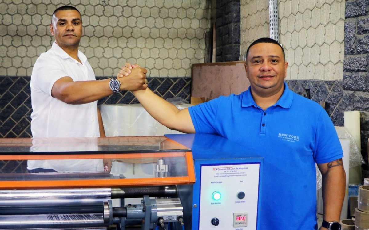 Amigos unem forças para montar empresa de plástico filme stretch em Caxias