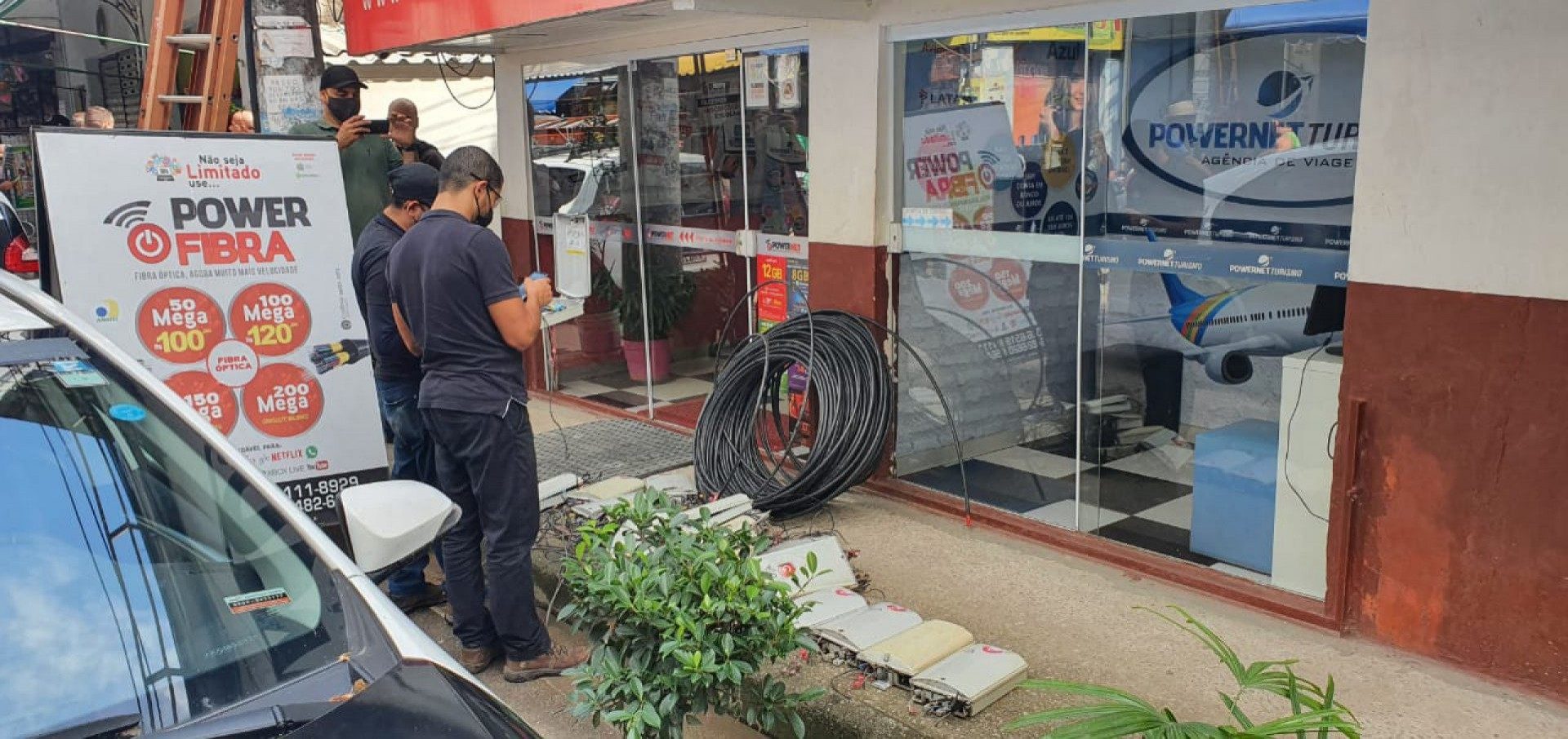 Empresas de internet s&atilde;o investigadas por explorar sinal de forma ilegal e amea&ccedil;ar concorrentes 