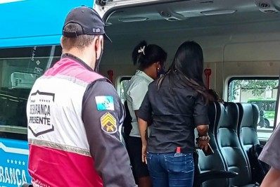 Nove suspeitos são encaminhados para depor em operação contra falsos despachantes do Detran-RJ 