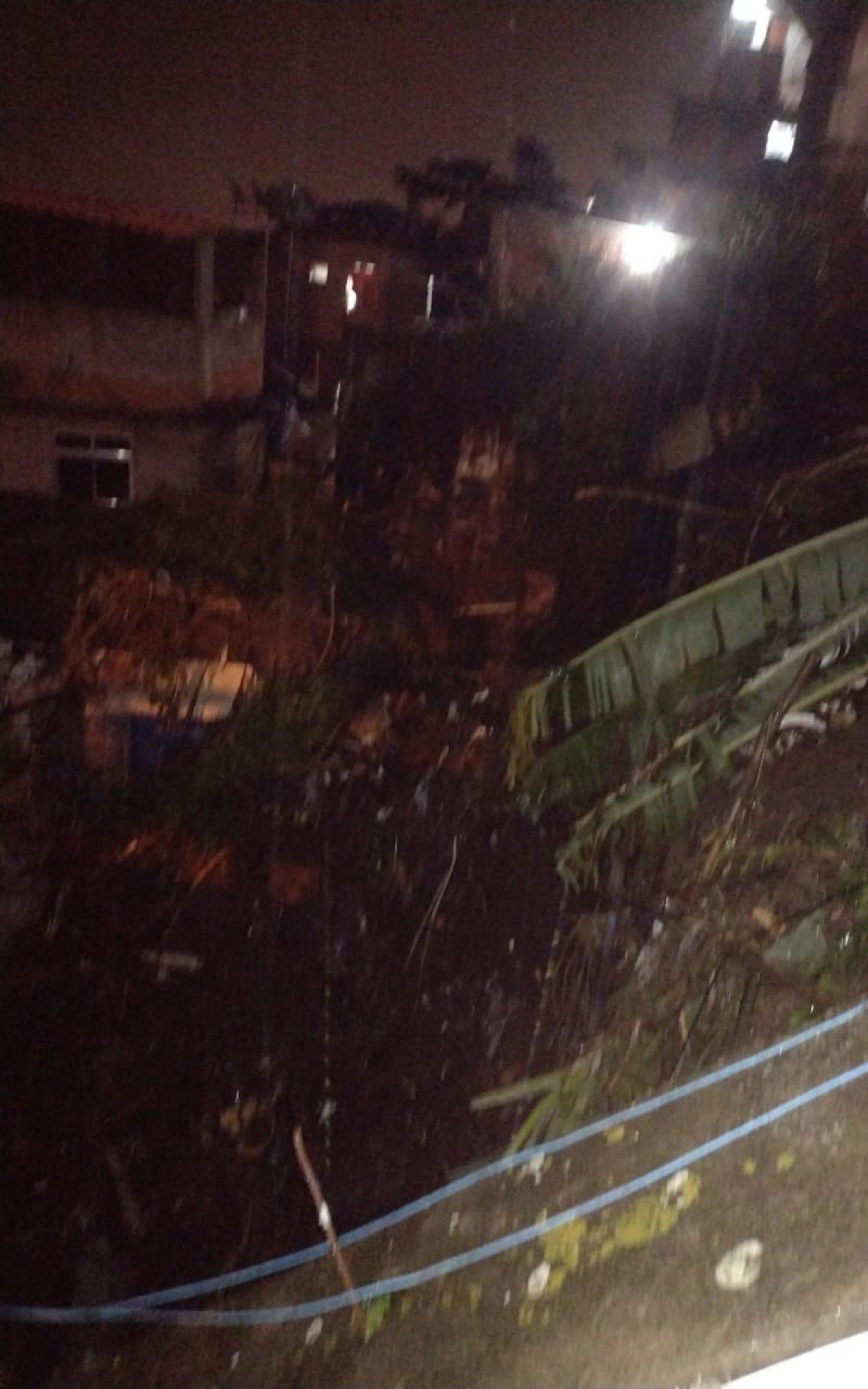 Deslizamento no Pavão Pavãozinho - Reprodução/Facebook