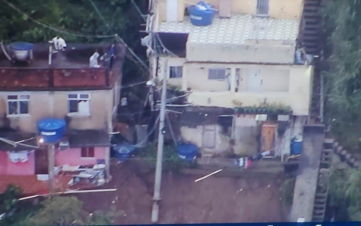 Chuva forte castiga a cidade do Rio e deixa rastros - Reprodução TV Globo