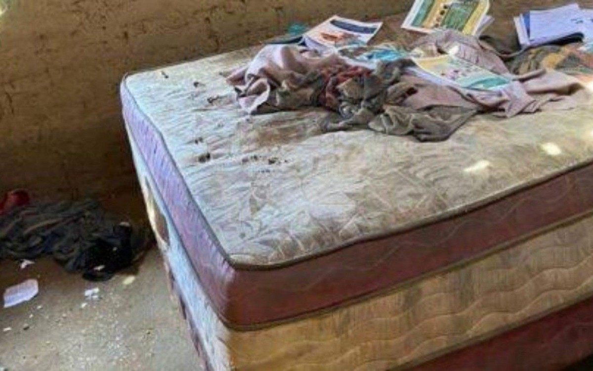 A casa onde a v&iacute;tima morava com os pa&iacute;s