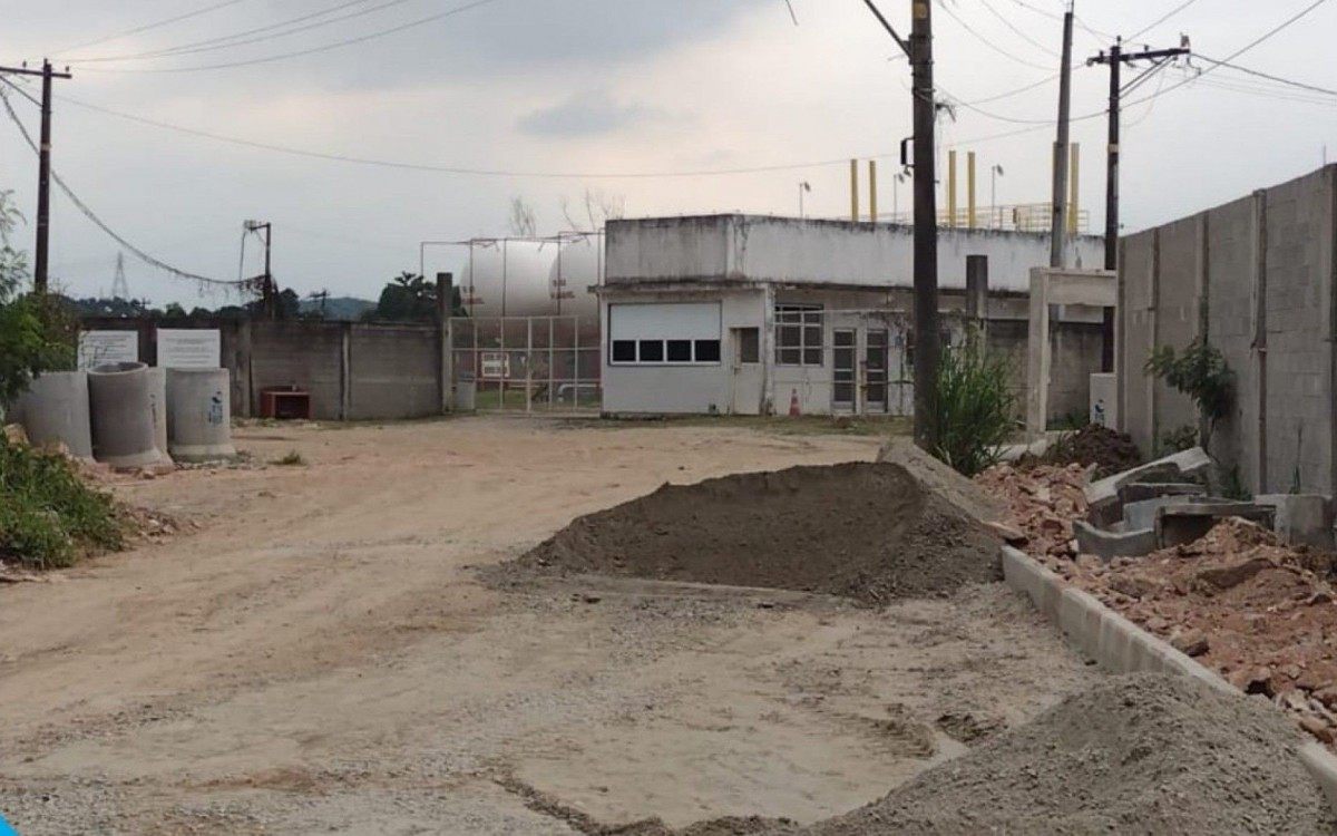 Duque de Caxias realiza obras em pra&ccedil;as e bairros