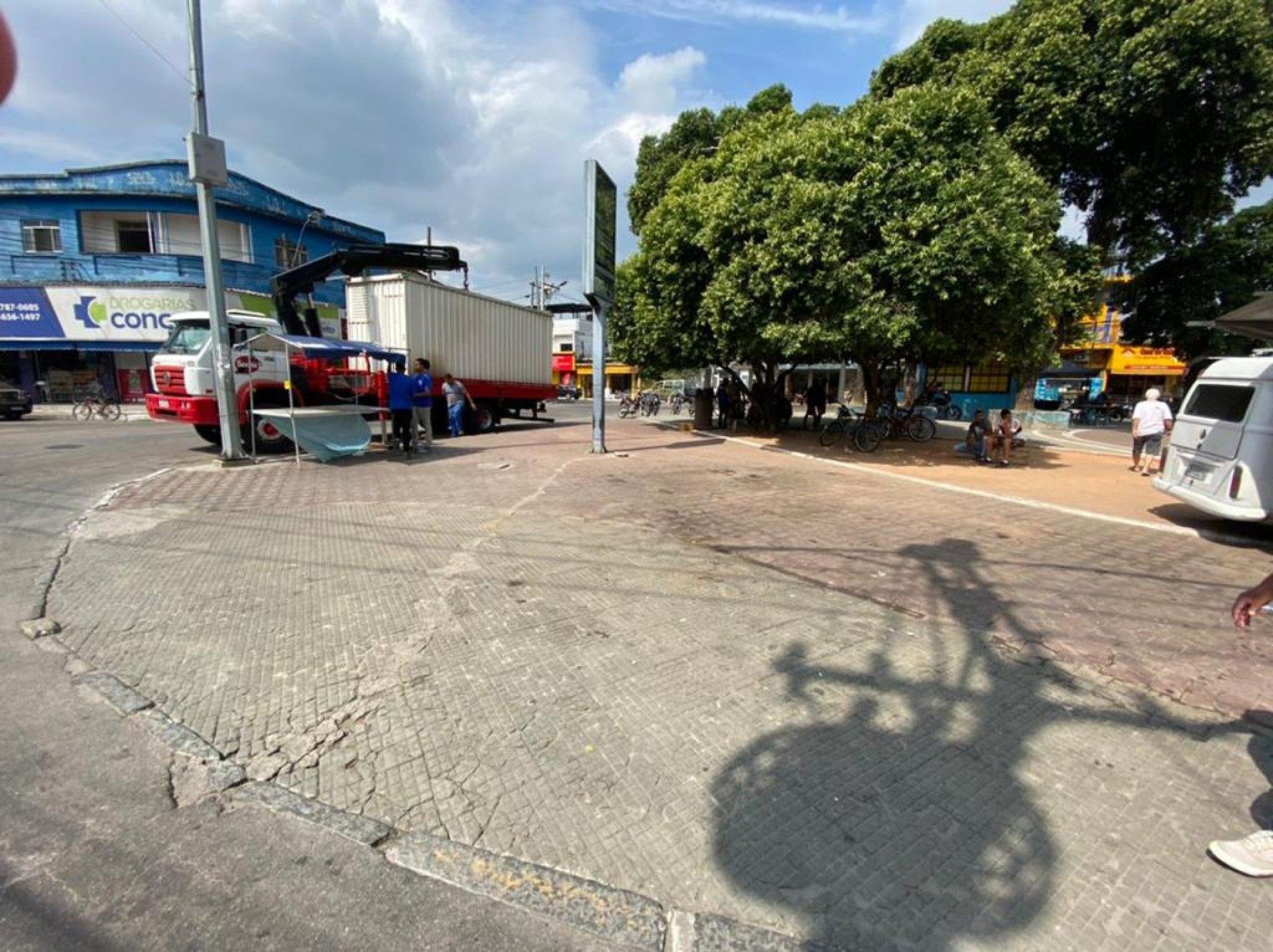 Duque de Caxias realiza obras em praças e bairros - Divulgação