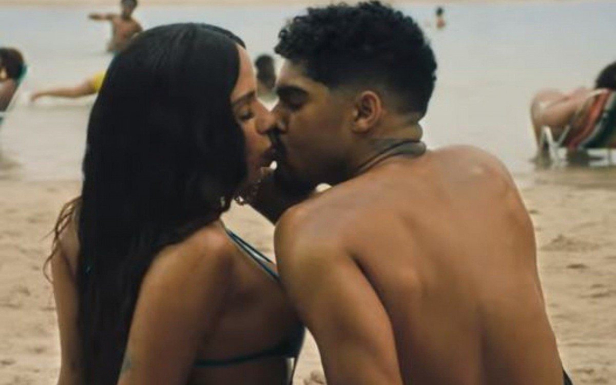 Cenas de 'Girl From Rio', clipe de Anitta