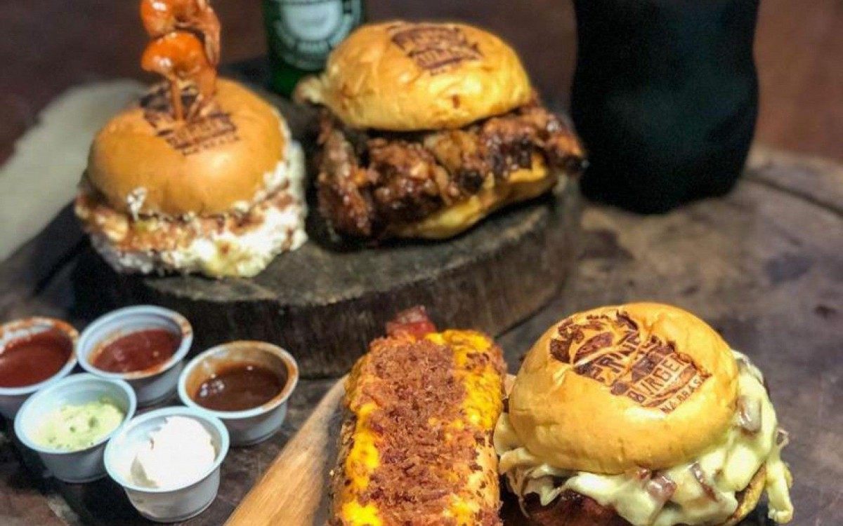 Perfil 'Onde comer na Baixada' faz sucesso nas redes sociais