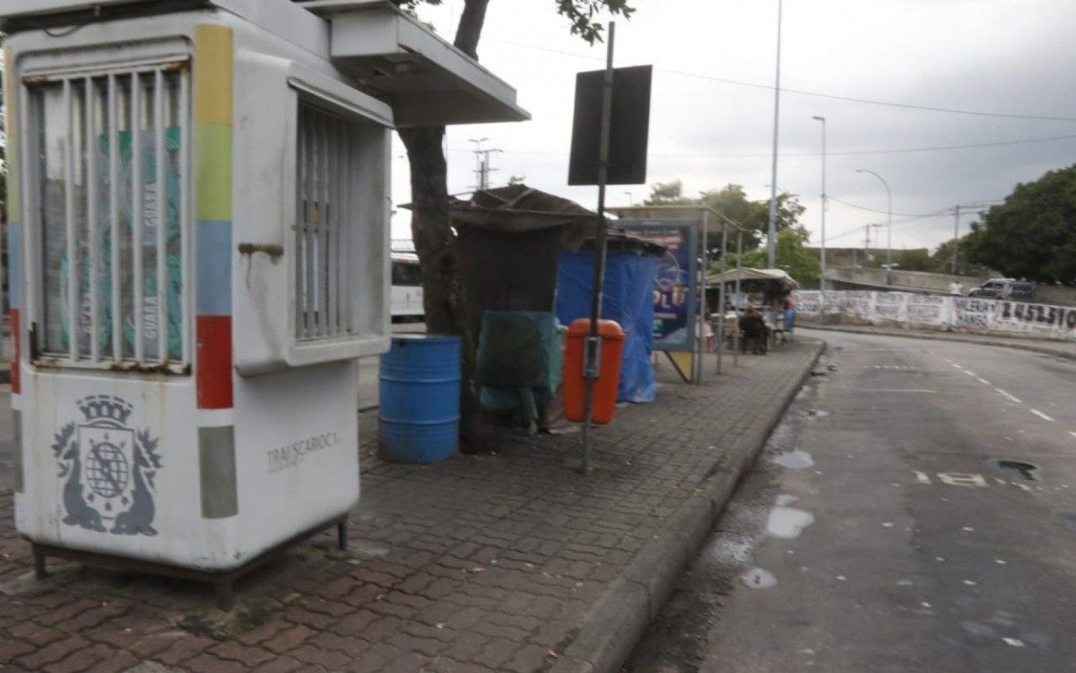Ponto final do 607, em Cascadura, Zona Norte do Rio - Reginaldo Pimenta/Agência O Dia