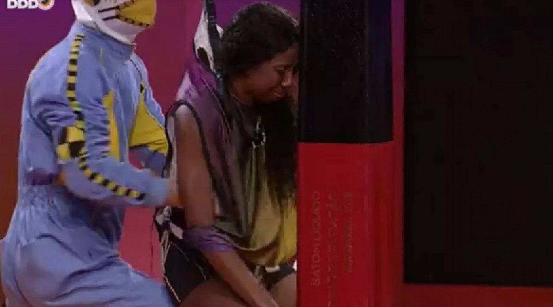 Camilla de Lucas passa mal e deixa a última prova de resistência do 'BBB 21' - Reprodução