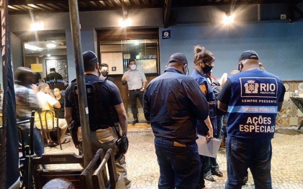 Entre a sexta-feira e a madrugada deste sábado, a Prefeitura do Rio registrou 1.516 autuações - Divulgação/Seop