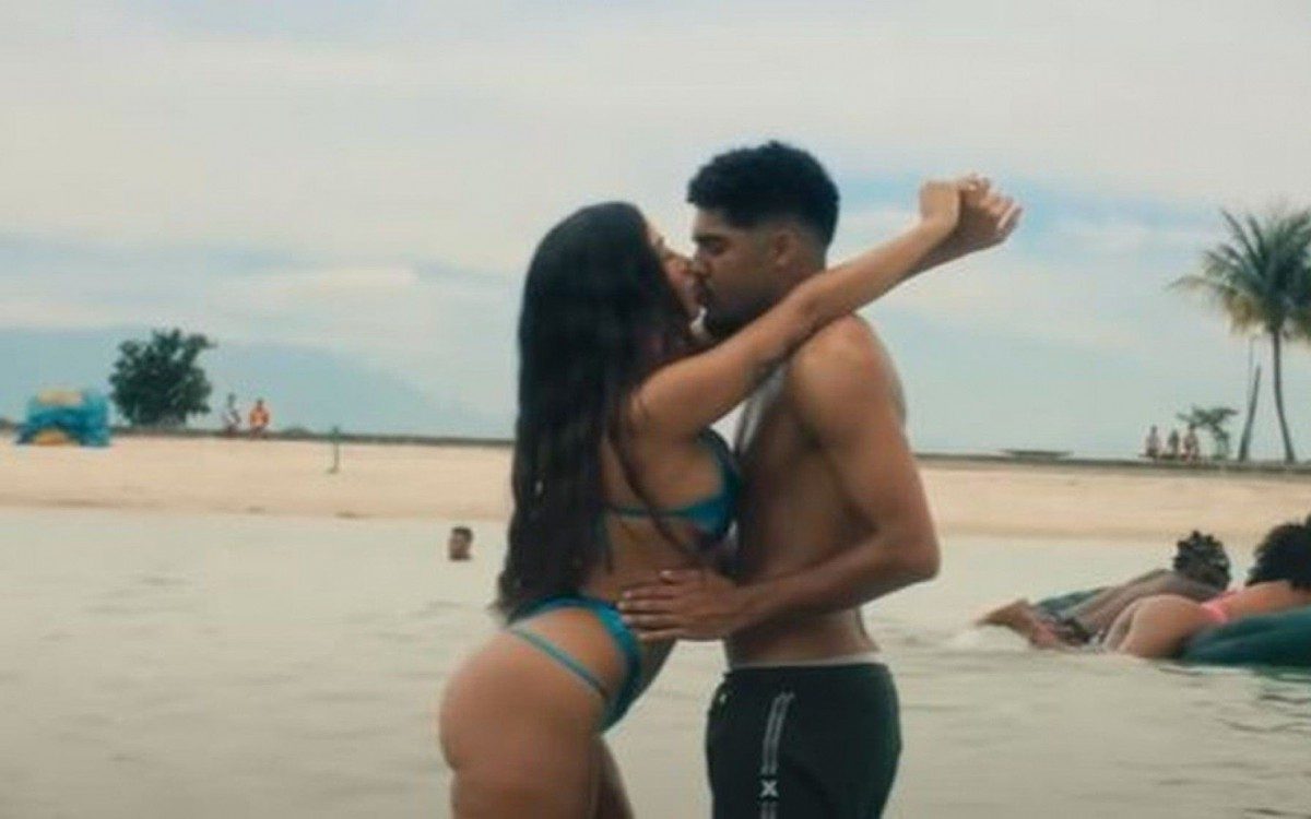 Cenas de "Girl From Rio", clipe de Anitta