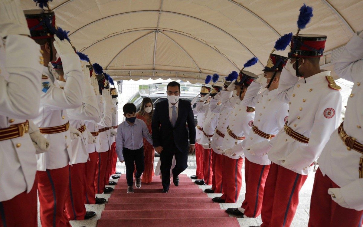 Cl&Atilde;&iexcl;udio Castro toma posse em cerim&Atilde;Žnia na Alerj