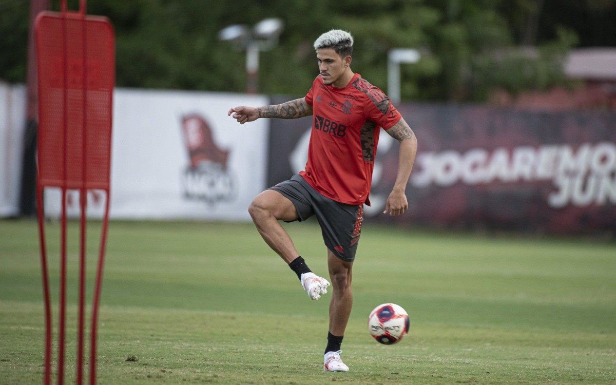 Pedro no treino do Flamengo