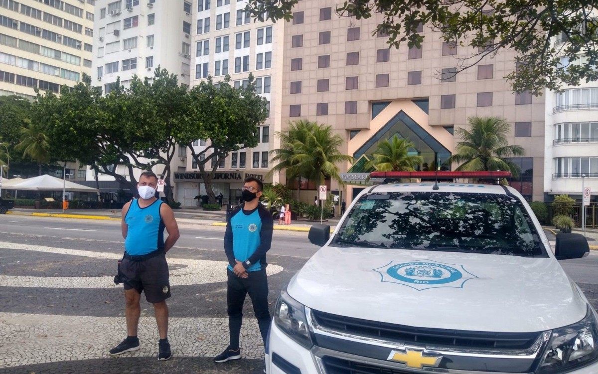 Efetivo do Subgrupamento de Opera&ccedil;&otilde;es de Praia atua na orla da regi&atilde;o