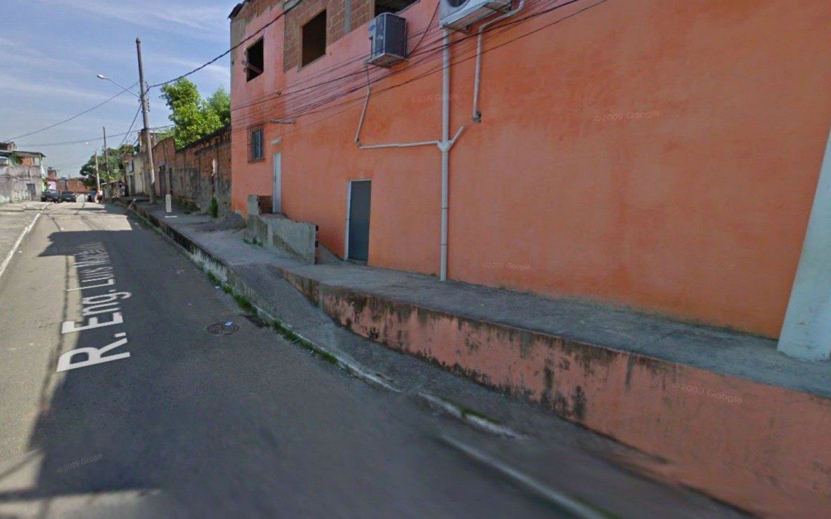 Fam&iacute;lia foi mantida ref&eacute;m por residir em comunidade rival