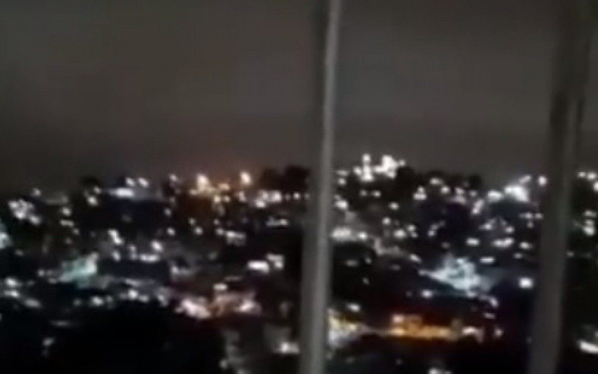 Vídeo: Tiroteio assusta moradores do Complexo da ...