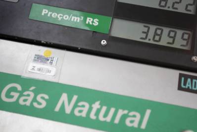 Sete pessoas que desviavam GNV de posto de combustível são presas em Nova Iguaçu