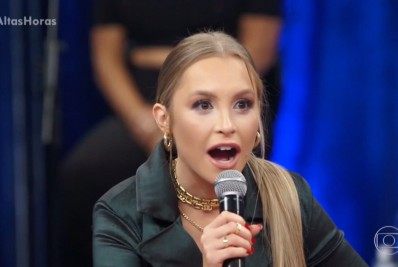 Carla Diaz usa queda de redes sociais para promover 'O Clone': 'Voltamos 20 anos'