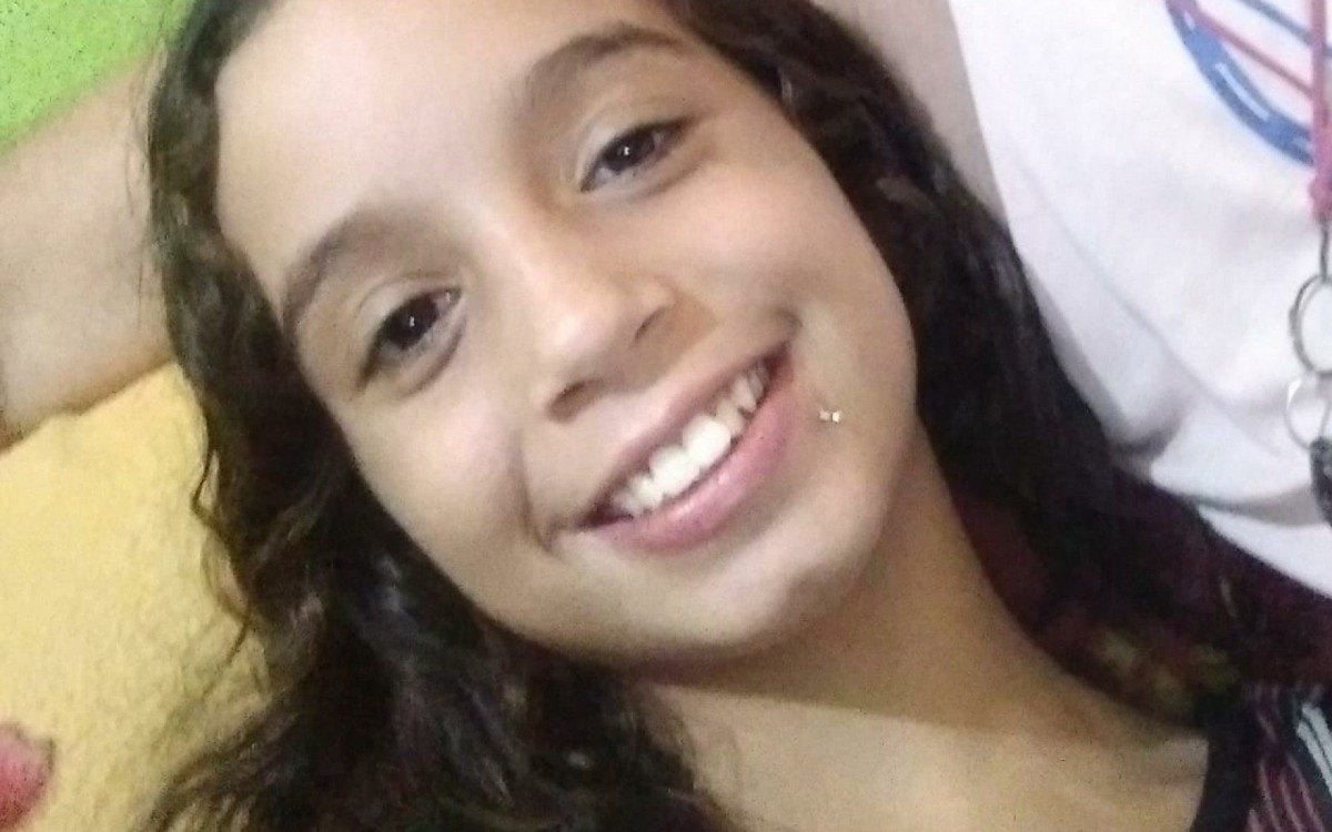 Estudante Esmeralda Laurindo, de 13 anos, saiu da casa da av&oacute; para visitar uma amiga e n&atilde;o retornou   - Arquivo Pessoal 