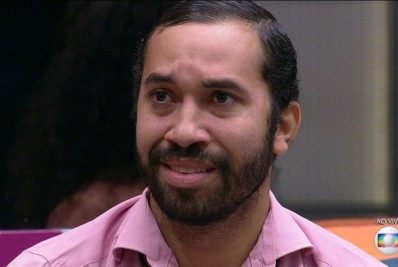 Gilberto desabafa sobre ataque homofóbico: 'Ainda machuca muito'
