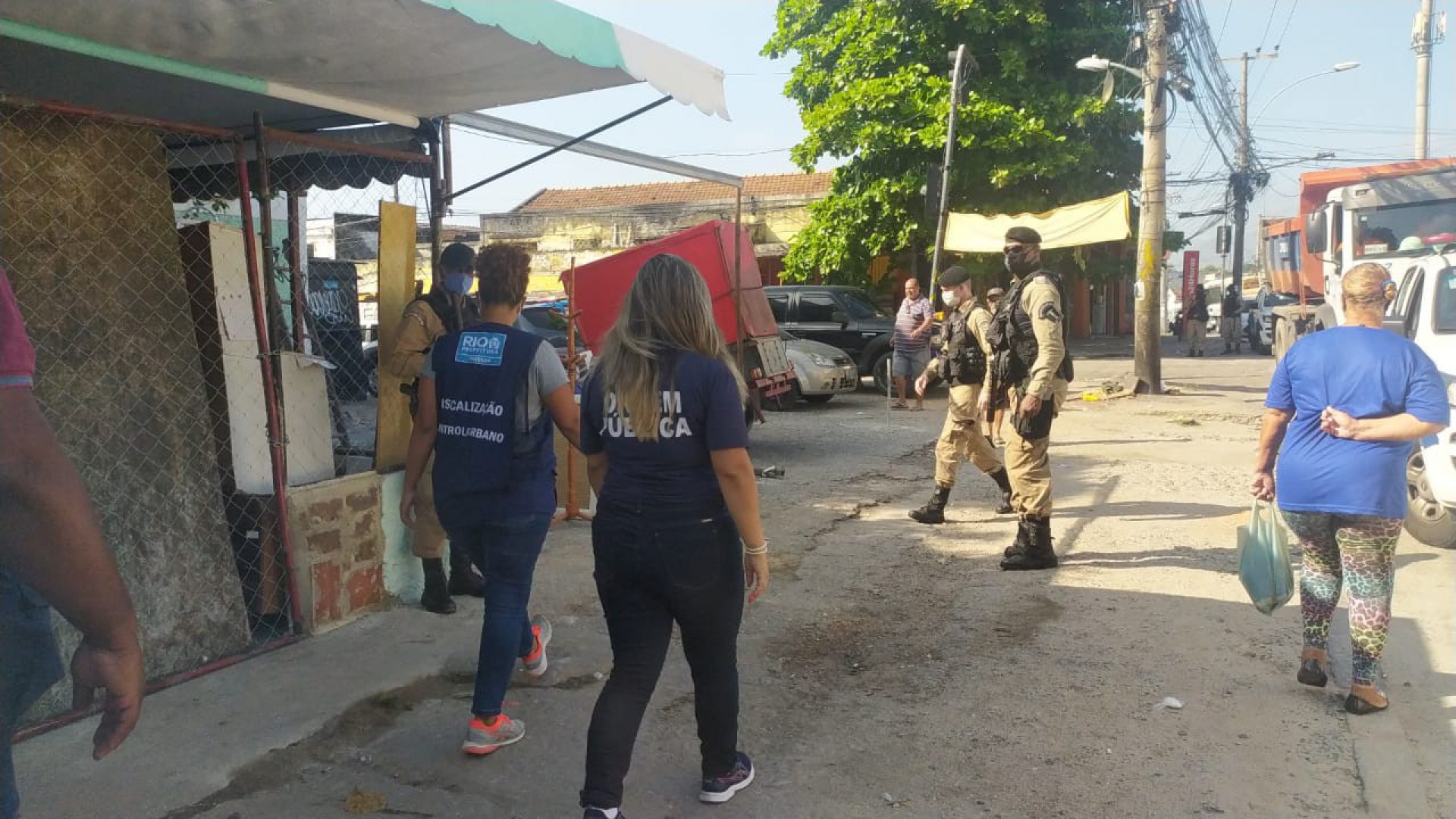 Operação de ordenamento urbano na Estrada Adhemar Bebiano - Divulgação/Seop