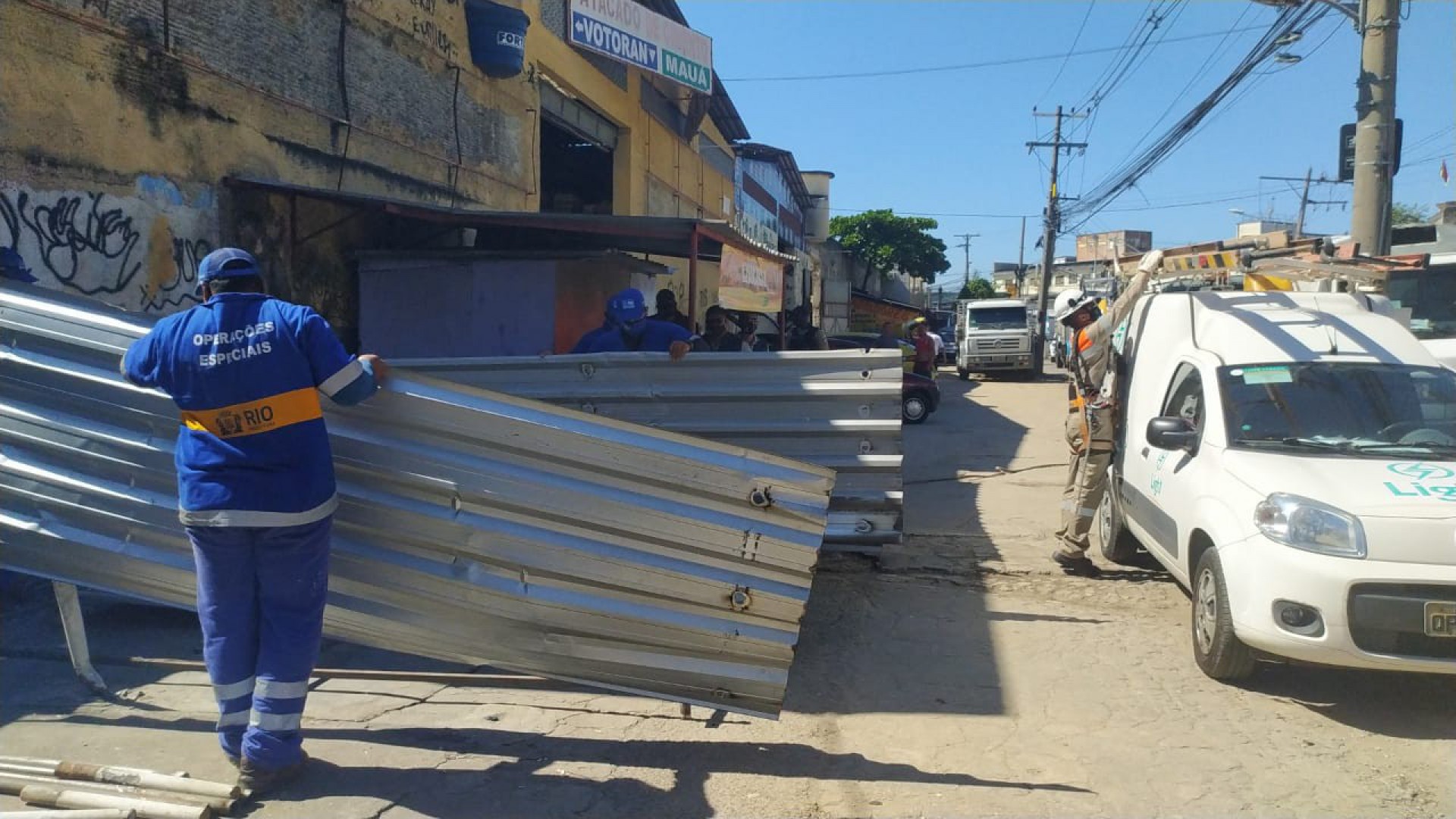 Operação de ordenamento urbano na Estrada Adhemar Bebiano - Divulgação/Seop