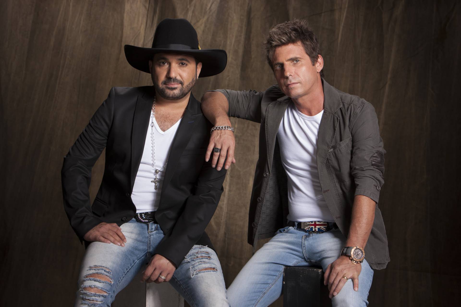 Irm&atilde;os Edson e Hudson recebem de heran&ccedil;a 17 cl&aacute;ssicos sertanejos