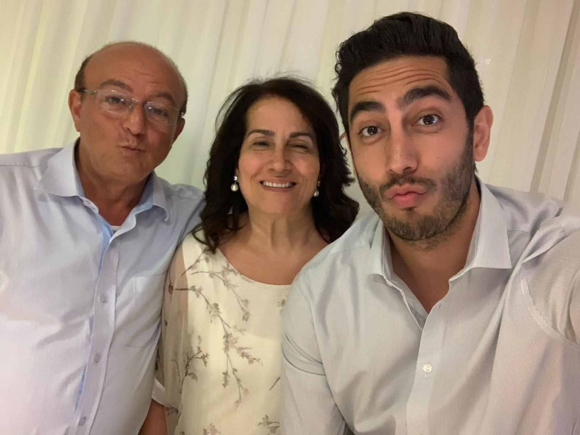 Jonathan Nemer e os pais - Reprodução