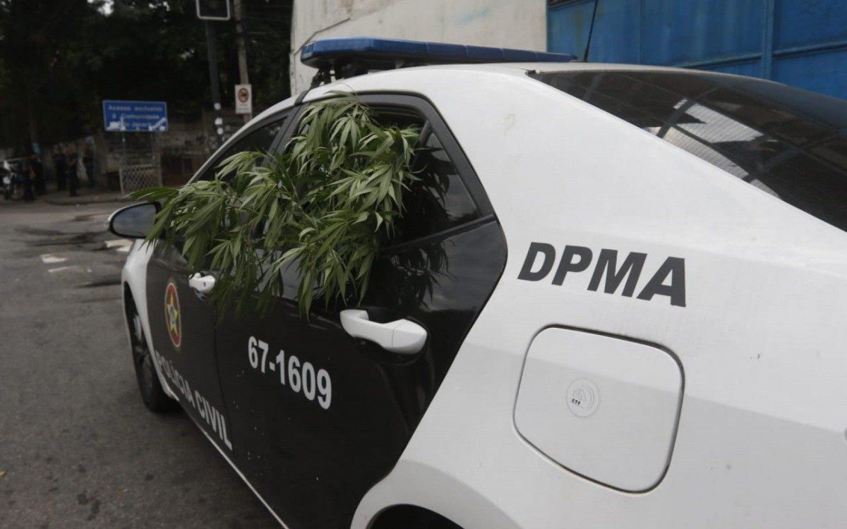 Opera&ccedil;&atilde;o da Pol&iacute;cia Civil no Jacarezinho tem policiais e passageiros do Metr&ocirc;Rio baleados