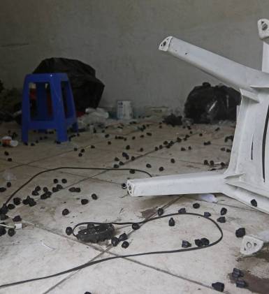 Policia - Policiais civis fizeram uma operaçao na favela do Jacarezinho, na zona norte, na manha de hoje. Pelo menos 25 mortos ate o momento e entre as vitimas fatais esta um policial civil. Operaçao e realizada para prender traficantes que aliciam menores de idade para o crime. Na foto, ponto de venda de drogas e endolaçao. - Reginaldo Pimenta / Agencia O Dia