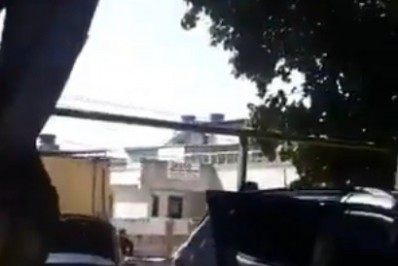 Filha de paciente do Mário Kroeff relata tiroteio dentro da unidade: 'Ficamos escondidos lá dentro'