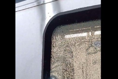 Imagens fortes: vídeo mostra momento de desespero dentro do metrô após passageiros serem baleados