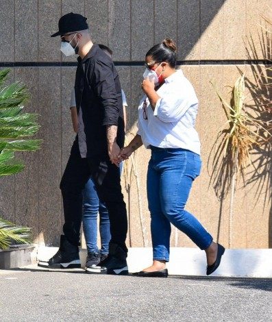 Preta Gil e o marido, Rodrigo Godoy, no velório de Paulo Gustavo - Ag. News