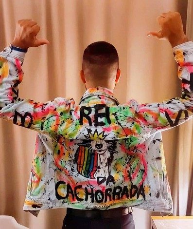 Gil do Vigor exibe seu look para a grande final do 