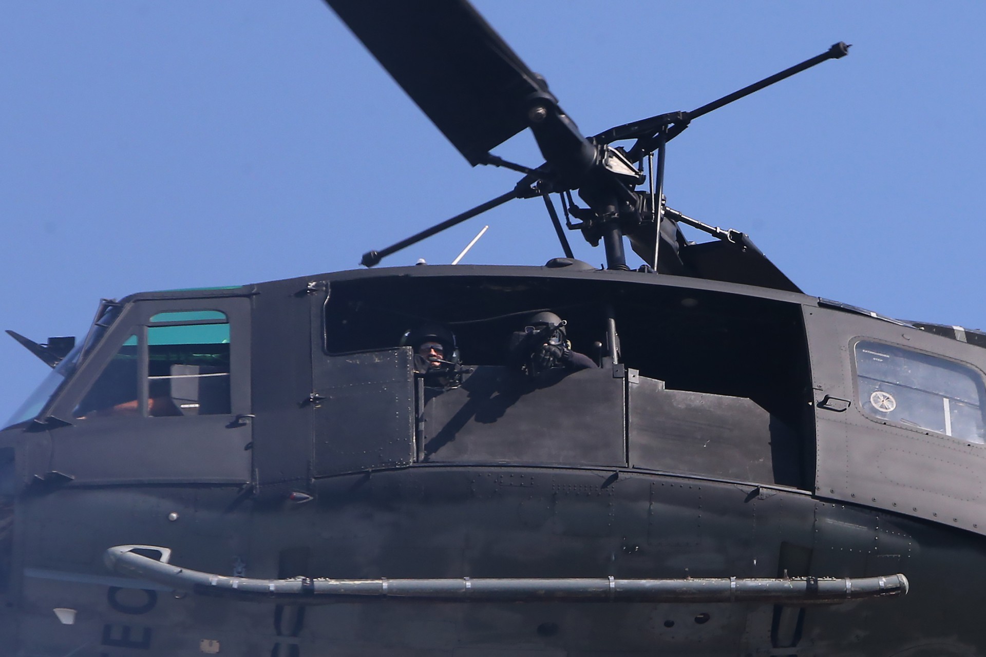 Policiais utilizaram helicóptero durante a operação - Daniel Castelo Branco